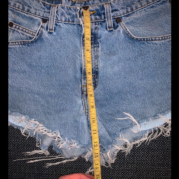 Levi’s Jean Ripped Shorts - Picture 4 of 5